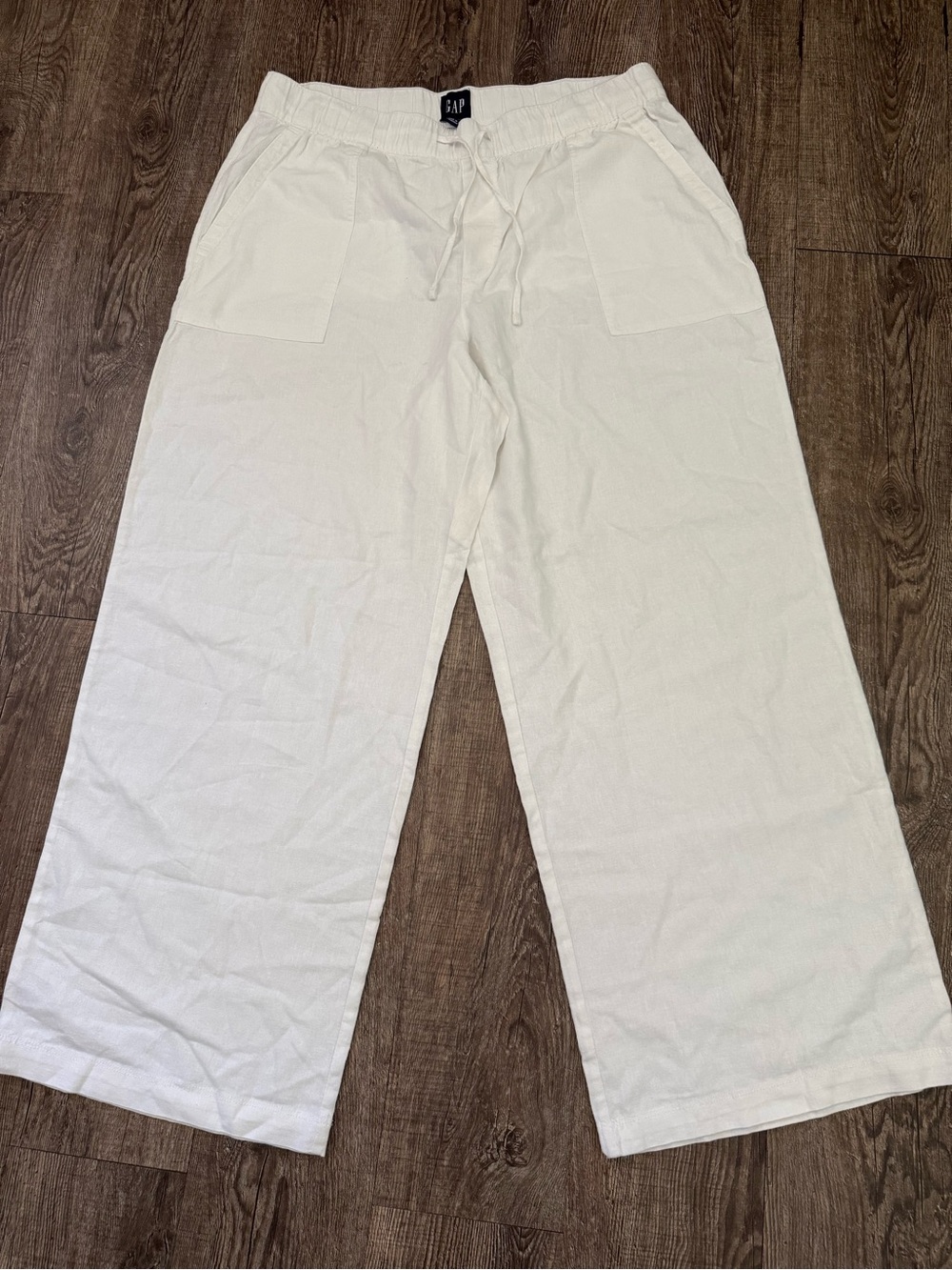 GAP Men's Wide-Leg Drawstring Chinos in White